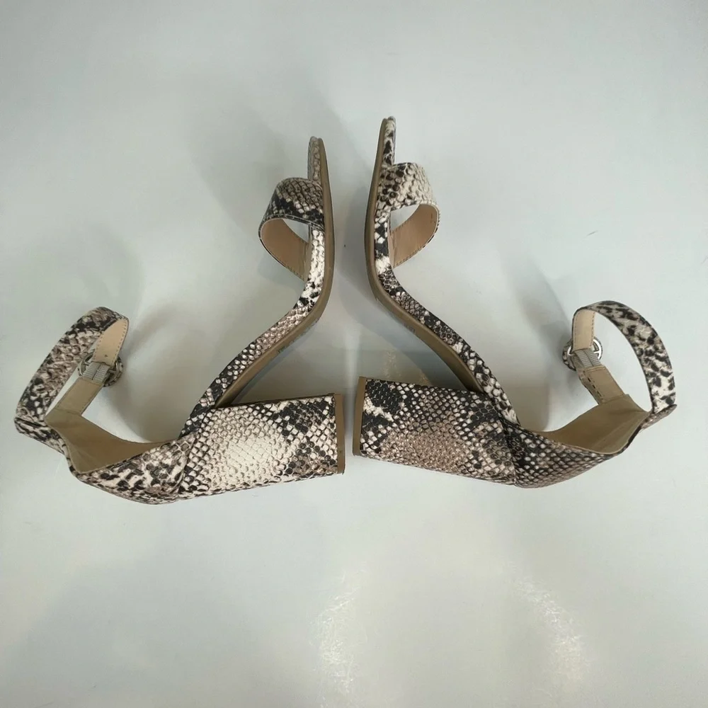 Qupid Stone Snake Ankle Strap Block Heels Sz 7